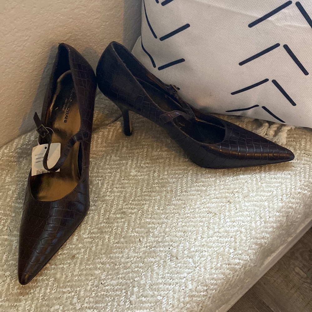 Isaac Mizrahi leather heels